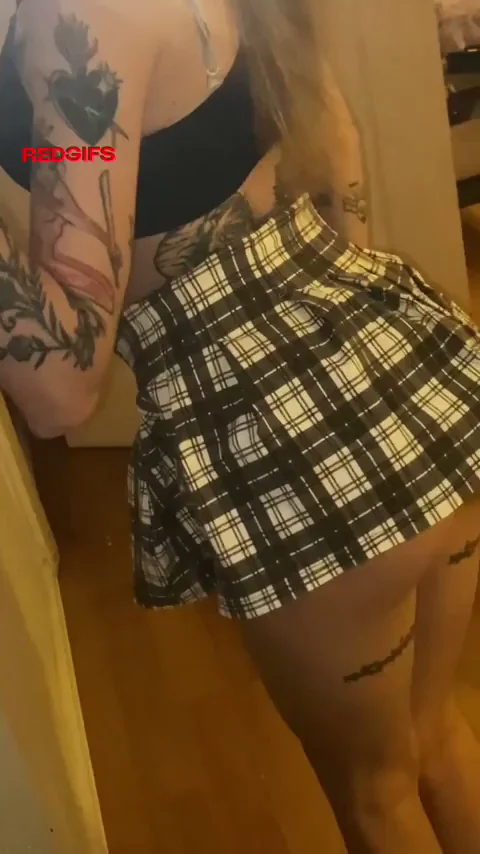 Any Redditors here who want to pound a slutty schoolgirl like me without protection?