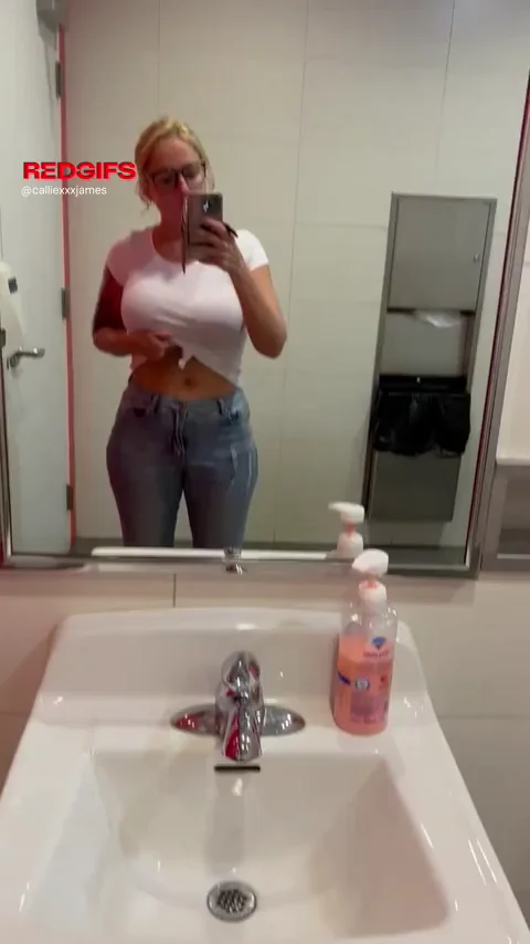 The amount of times I play with my pussy each day would blow your mind 😏