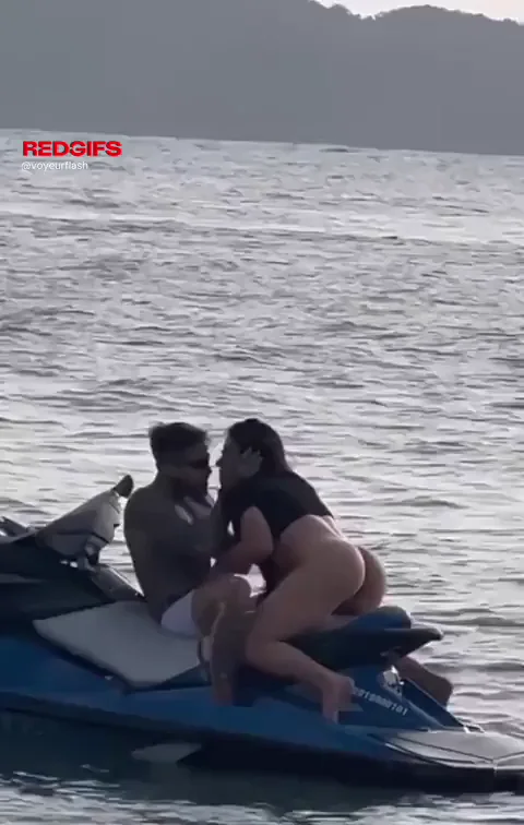 Brazilian Jetski Ass Flash 🔥🍑🌊