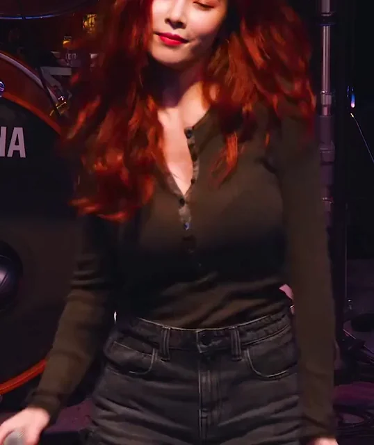 Kpop tits