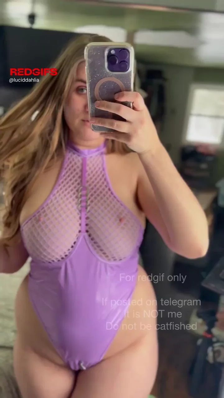 Are you going to be mommy’s good boy? Cum play with me😈 [sext][cam][fan][vid][pic][fet] telegram @ LucidDahlia 🫦