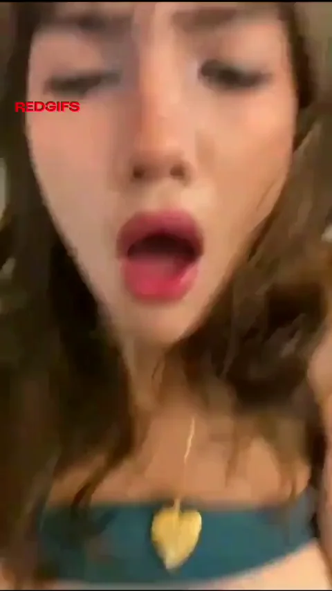 (18f) Describe this cute body in 1 word