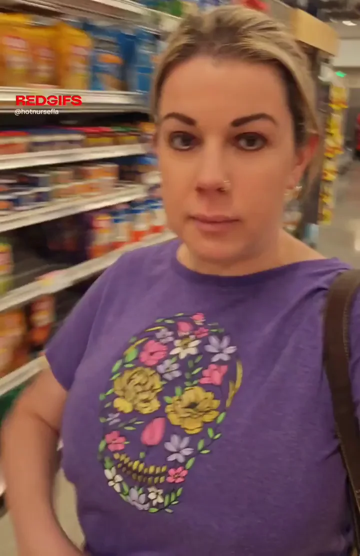 😈 Grocery Store Flash Dare: Big Tit MILF Caught by Blushing Worker! 🍈🍈
