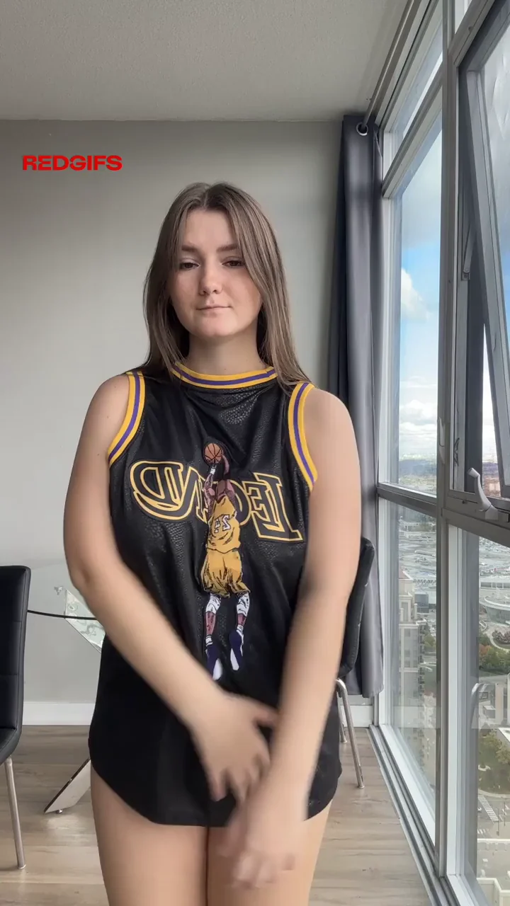I love showing my titties