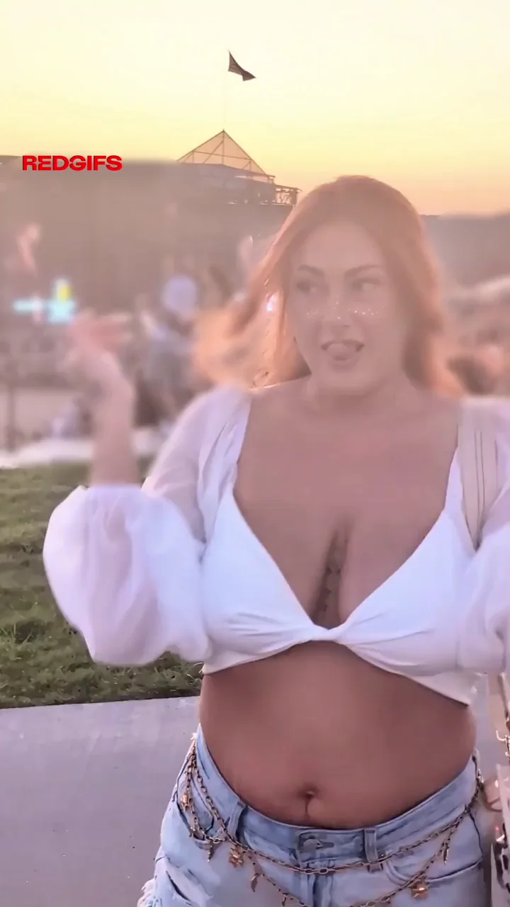 Showing off in a crowded venue