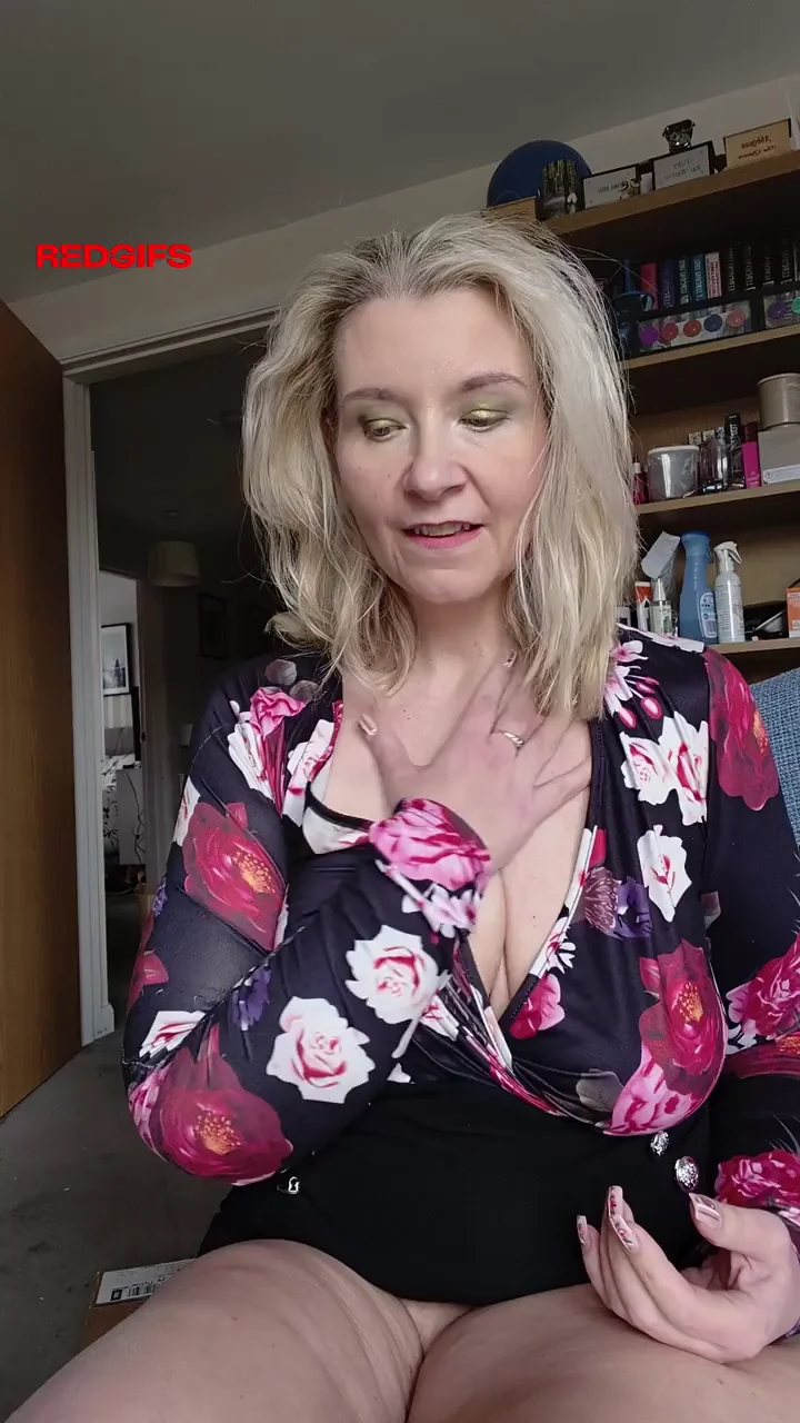 Milf pussy is best to eat on the weekend