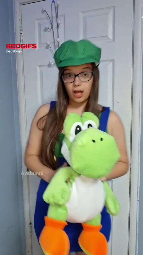 Ill show you even better tongue action then yoshi