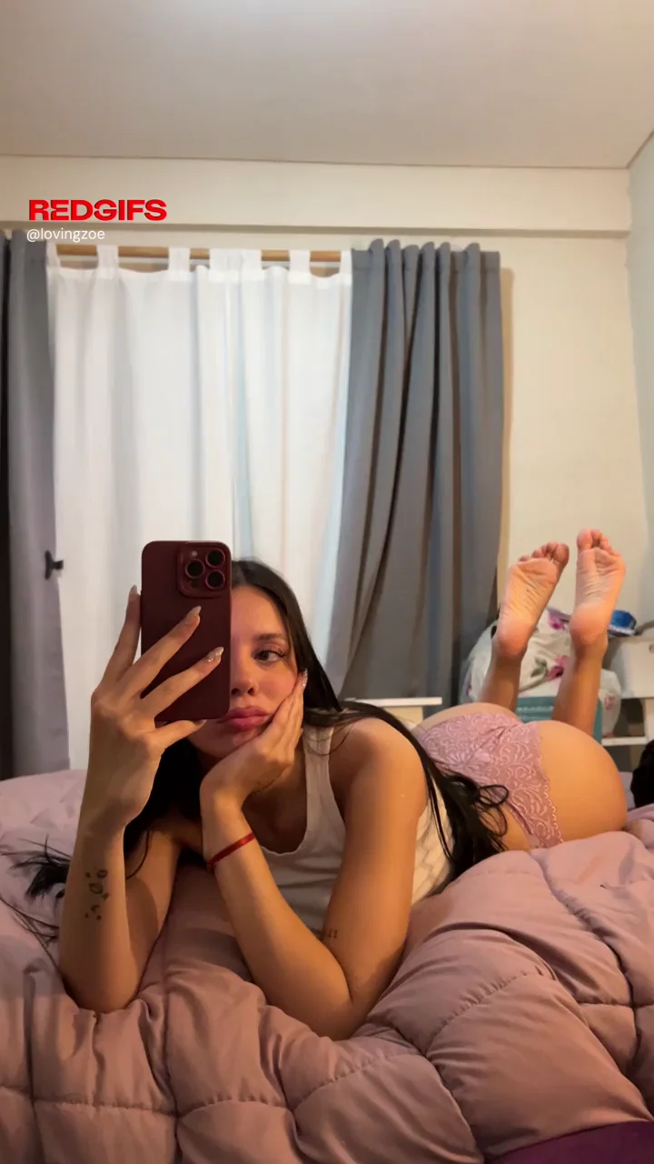 My feet wiggle when I need someone to massage my cute butt