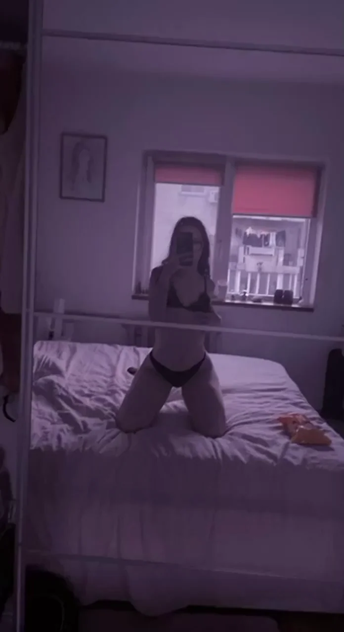 Dayse21's Slutty Kneel & Tease in Lingerie – Telegram Temptress