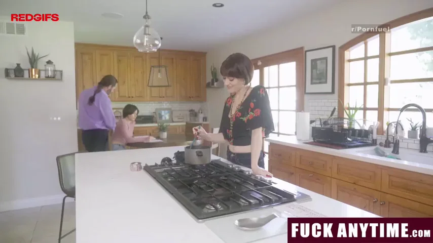 Stepdaughter and Her Step Mom Waiting for Step Dad in The Kitchen for Freeuse