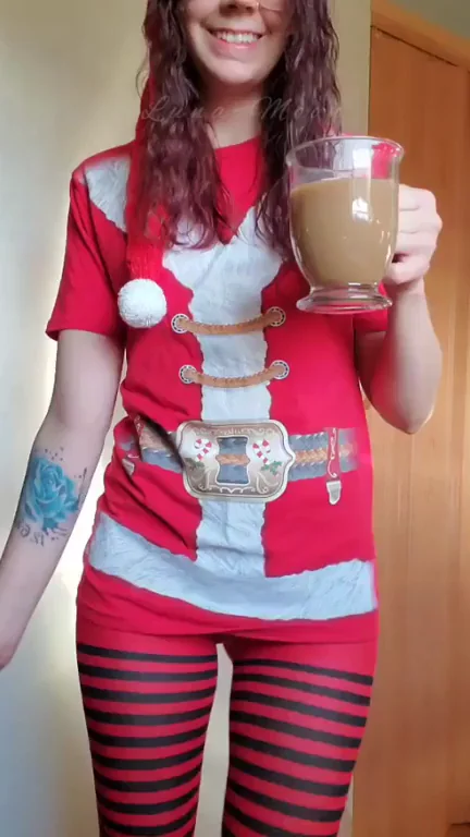 Santa Slut Gifts Her Hot Body This Christmas 🎅🔥💦