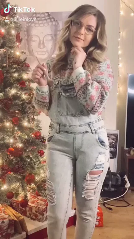 My two Christmas outfits.. which did you prefer? ??