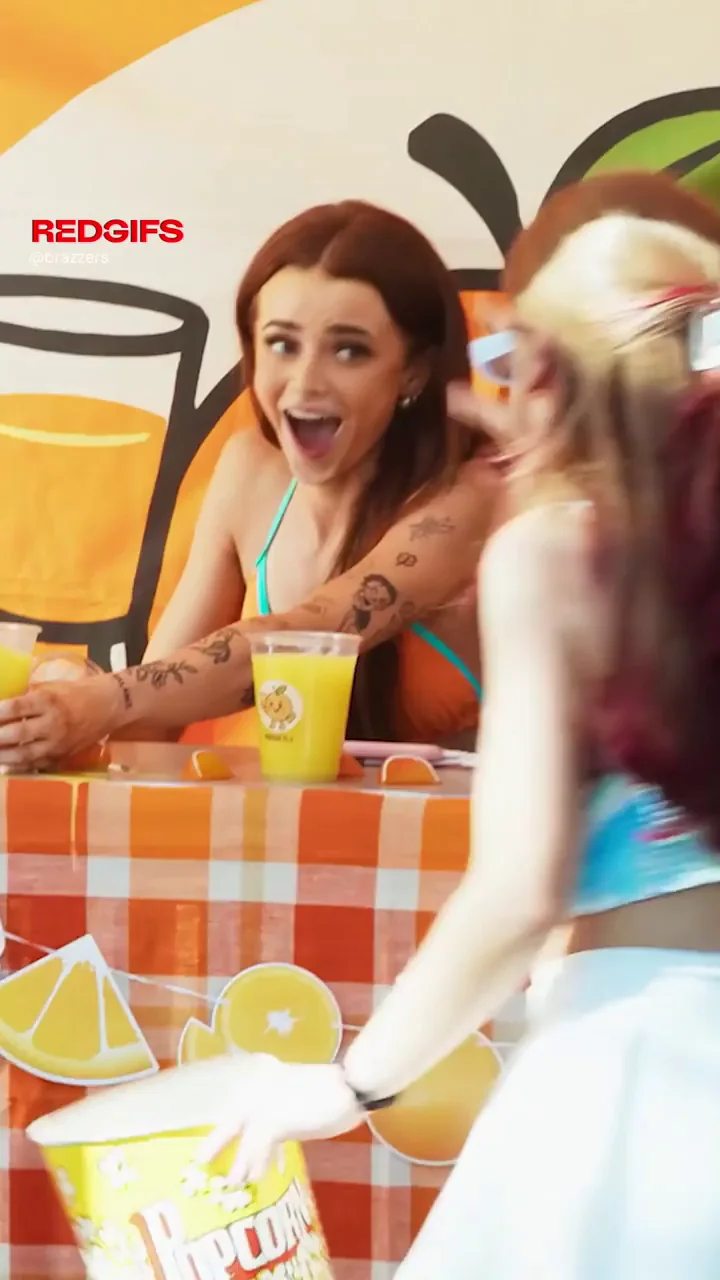 Amateur Babe Cute Exhibitionism Funny Public Porn