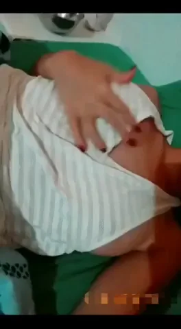 desi babe want her melon to be pressed
