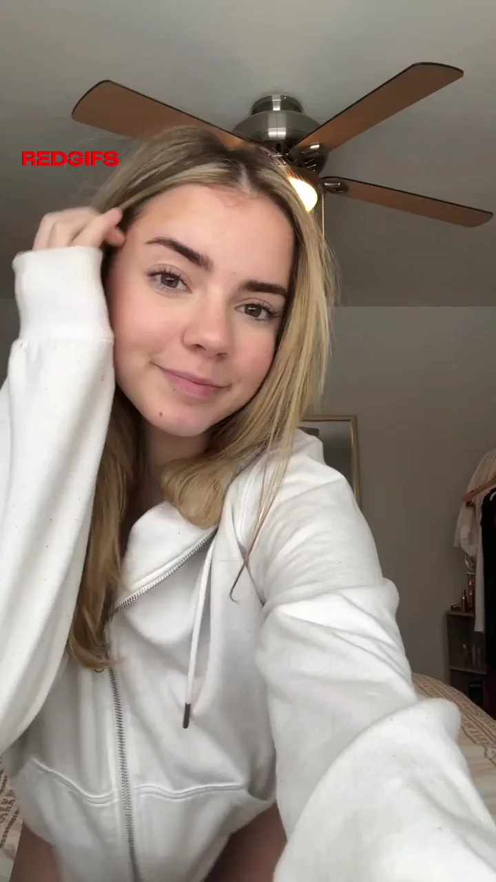 teen tits reveal