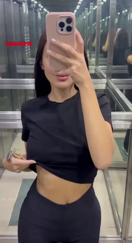 Reveal in the elevator
