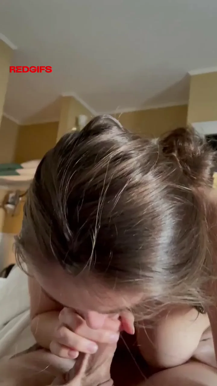 Hotel Slut Sucks Dick Like a Pro 😈💦