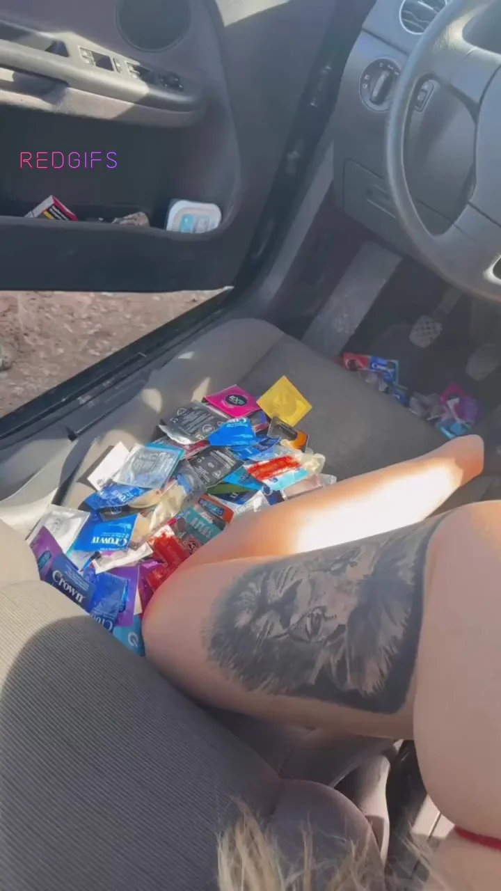 Her car smells like rubber and fish but bj is ok