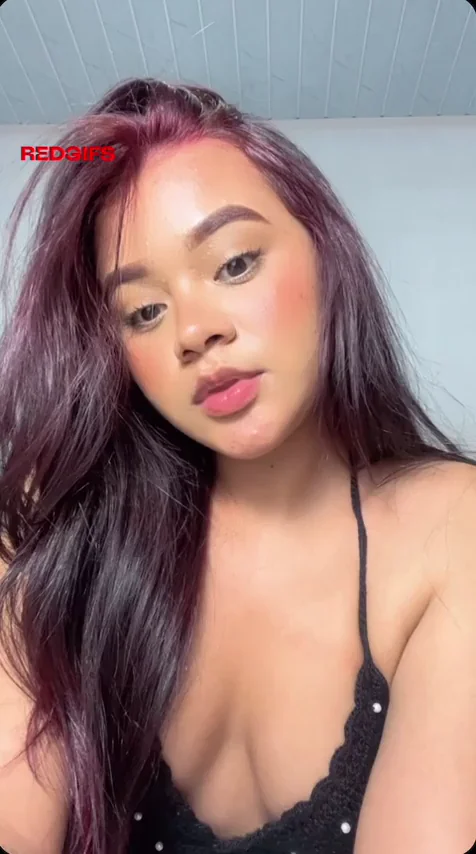 Welcoming You with My Juicy Big Tits 😈🍒