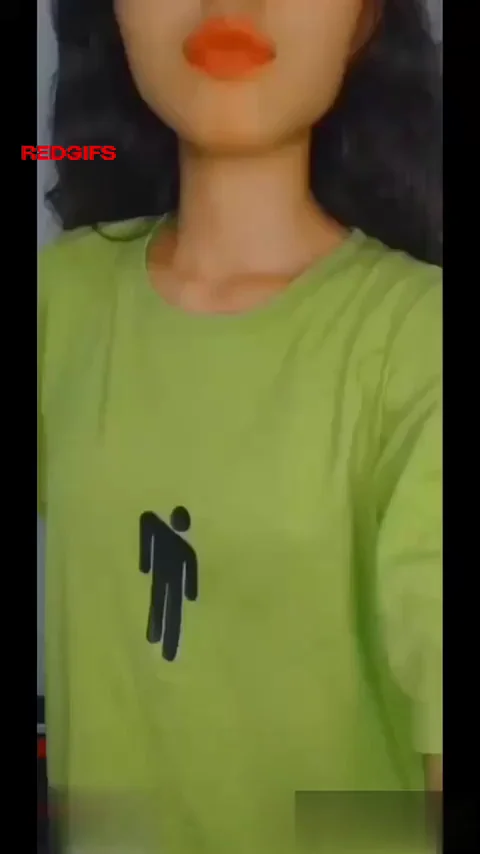 Desi Cutie 26 Flashes Tits and Pussy for Her Bed Debut