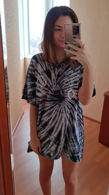 I'm that quiet shy girl on college but a total slut in bed
