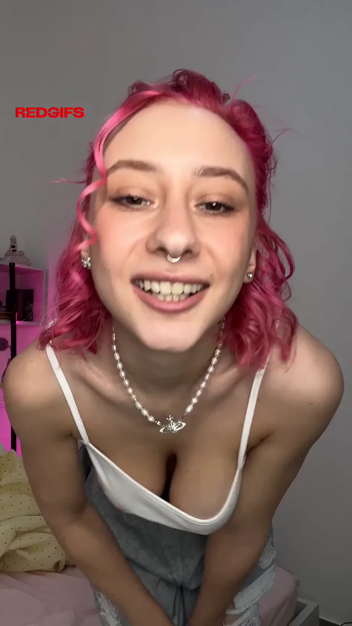 Cleavage that is impossible not to notice