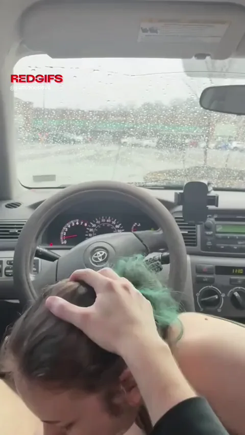 Facefucking in the car
