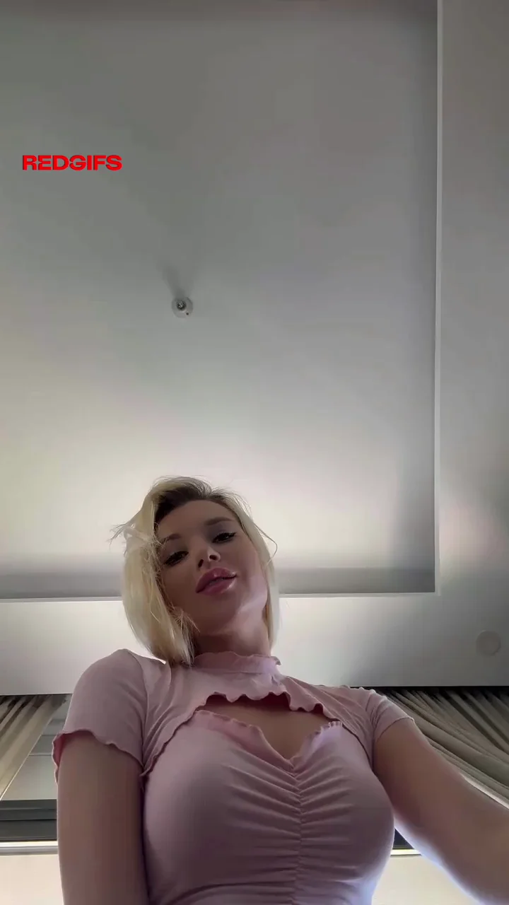 My pussy is so hungry for some cock, she's literally throbbing