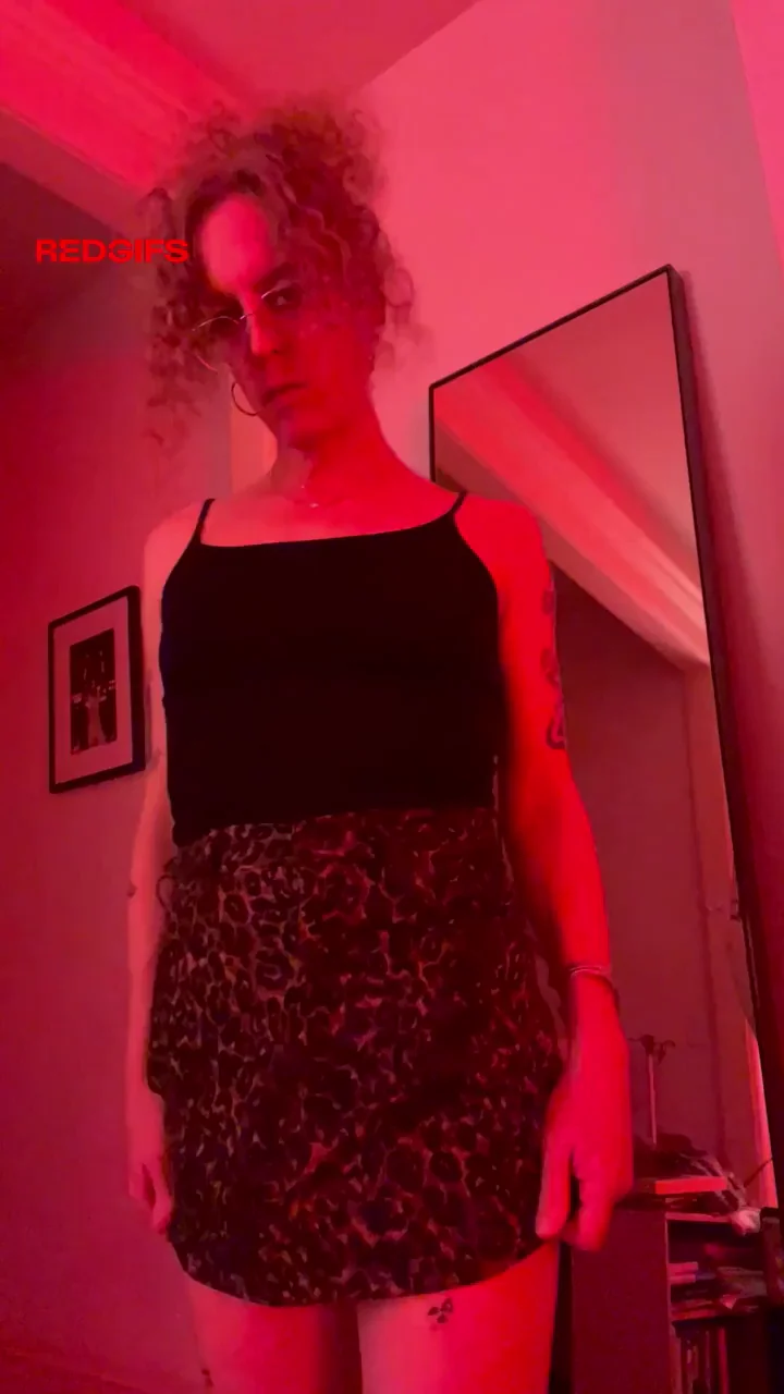 The MILF next door is packing a big surprise 🎁