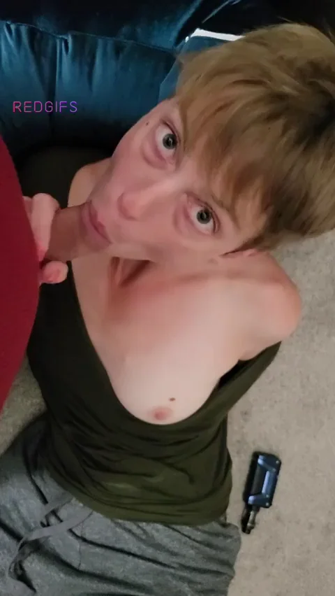 Nikki deepthroats