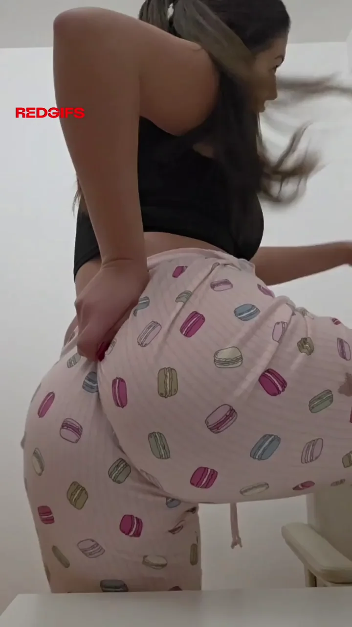Latina Cake Bomb: Pajama Pants Hiding That Epic Booty Feast