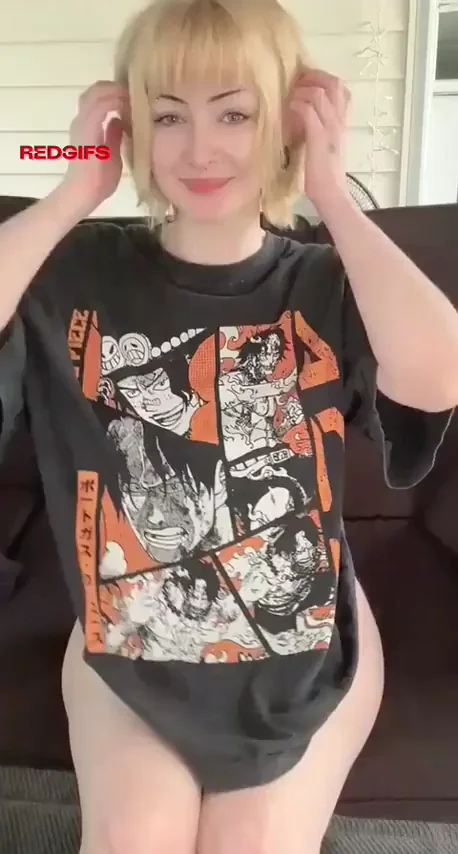 Goth Babe's Tongue-Tit Challenge: Lift These Massive Jugs!