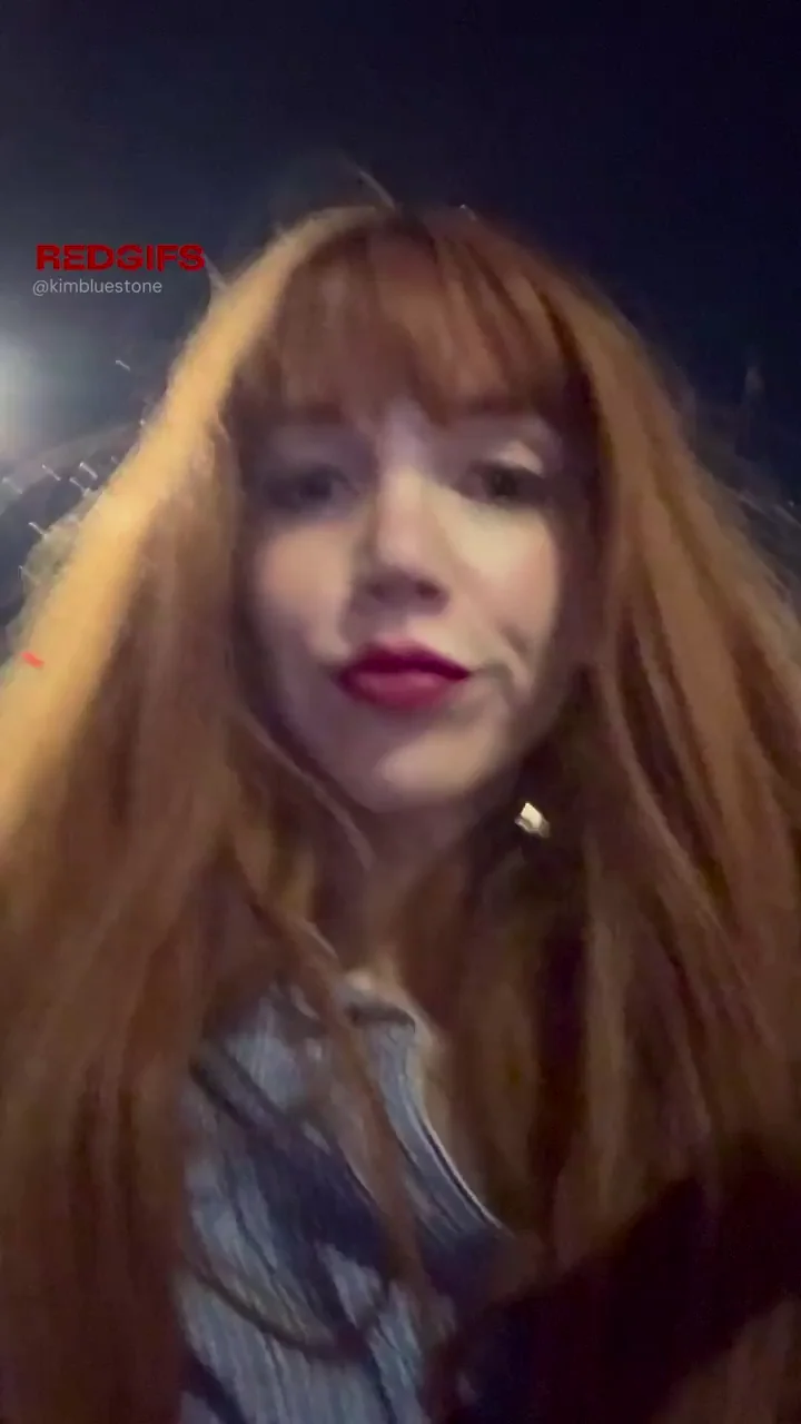 🔥 Redhead MILF Butt-Plugged & Teasing in Ferrari 🚗💦