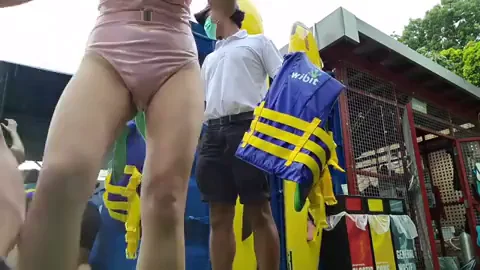 Kiaraakitty showing off her new bikini (camel toe)