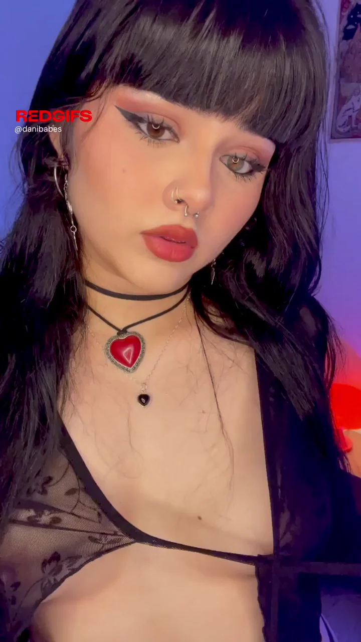 Tease Me Tonight: Alt Babe's Dripping Big Tits Tease