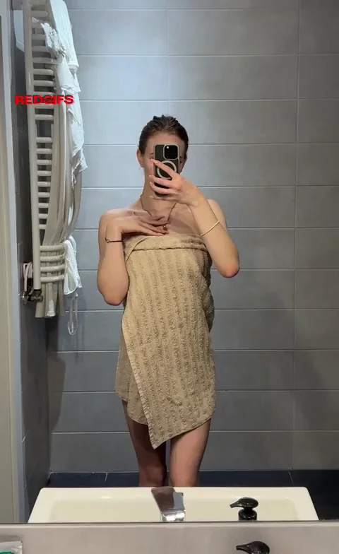 Towel Drop Tease: Cute Amateur's Perky Tits Bounce Free