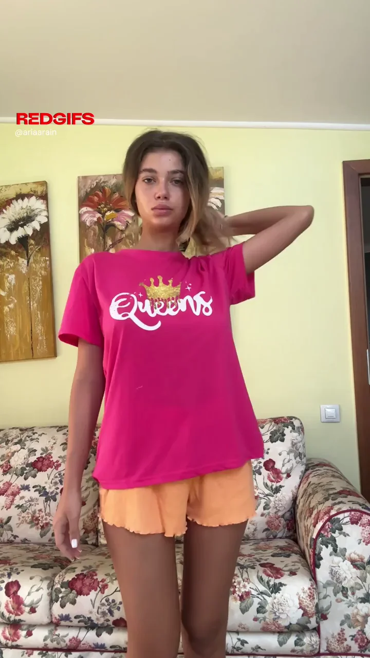 revealing my juicy tits