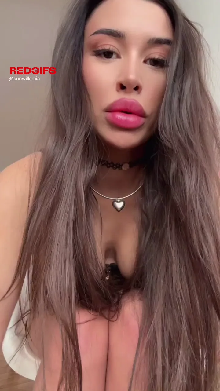 Bimbo slut reveal