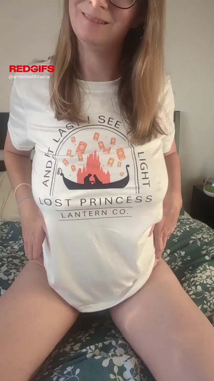 Disney nerd reveal her titties