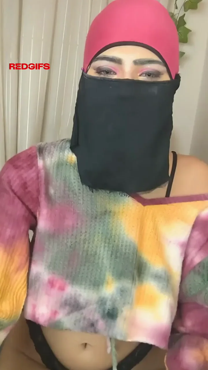 🔥 Hijab Slut's Epic Titty Drop Reveal 😈🍈🍈