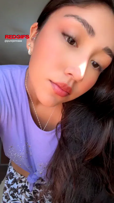 Bra-Free Titty Drop Reveal 💦🍈🍈