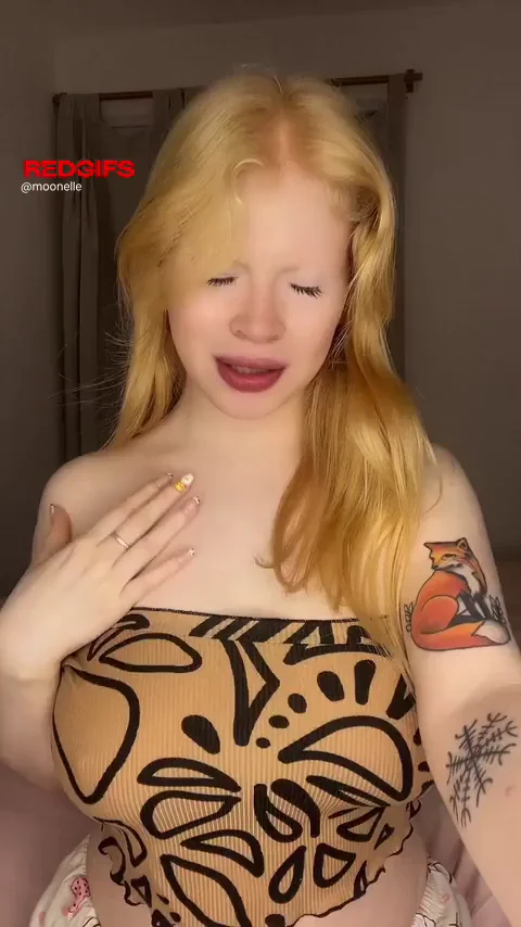Revealing my albino tits to seduce you