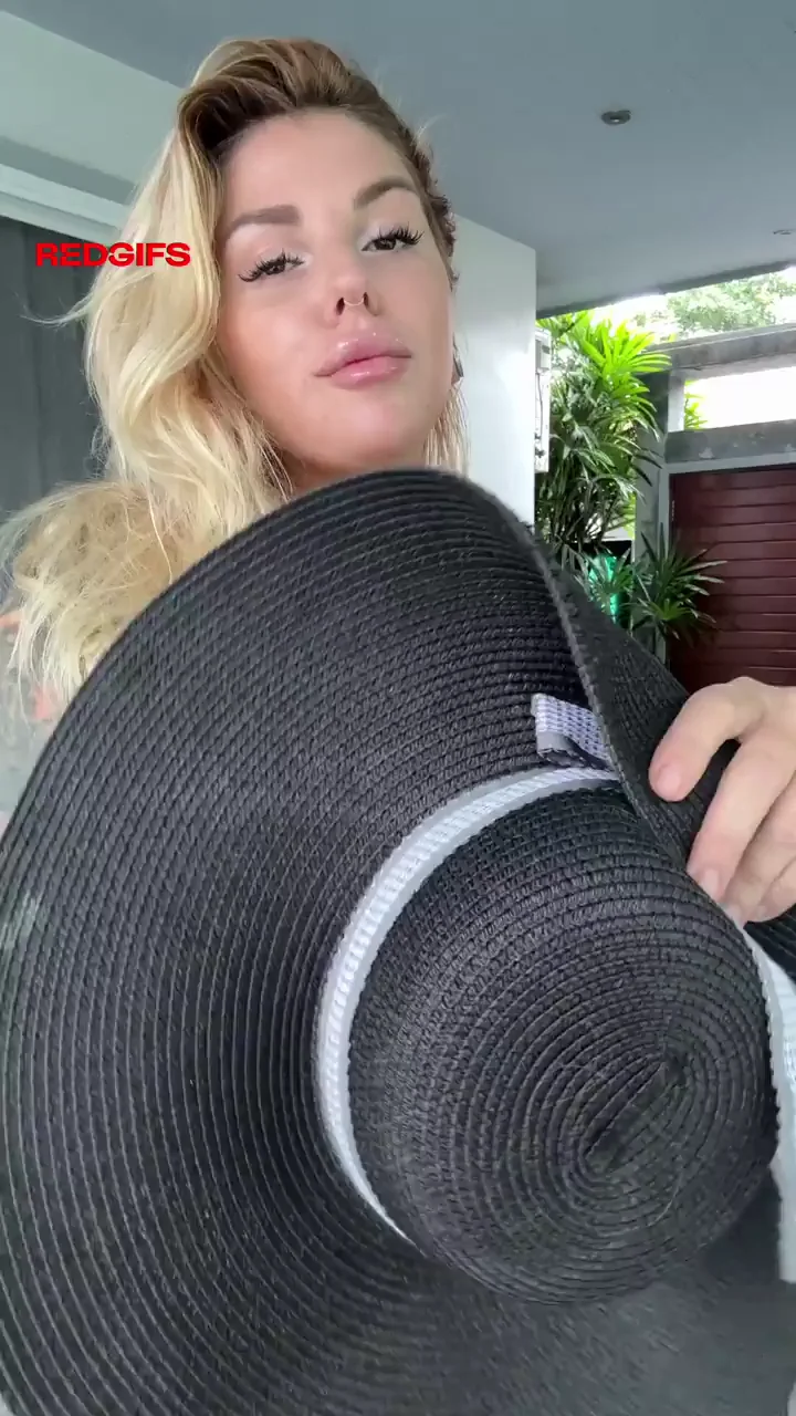 Reveal my juicy tits