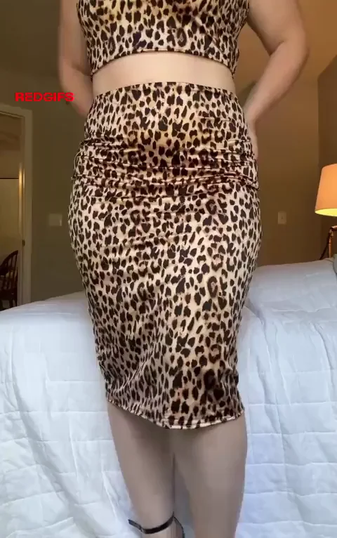 Old Dudes Jerking Tributes to My Leopard Thong Ass? 😈🍑