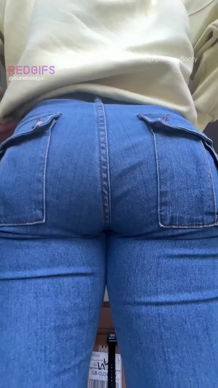 Thick PAWG Slut Drops Jeans for Red Thong Ass Tease