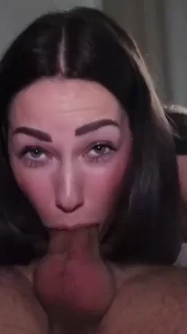 My girlfriend is out of town eoth her friends probably getting her throat fucked. I'm so fucking gooned
