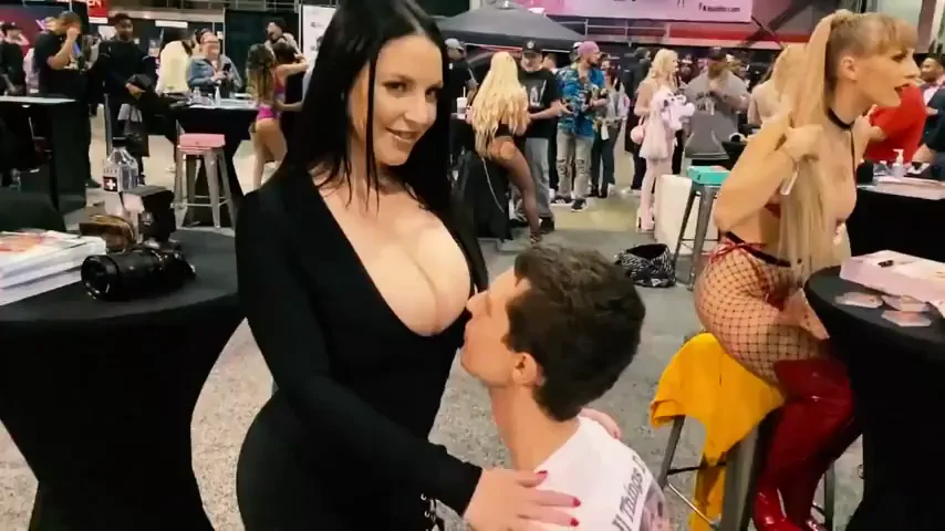 When Angela meets the luckiest gooner ever