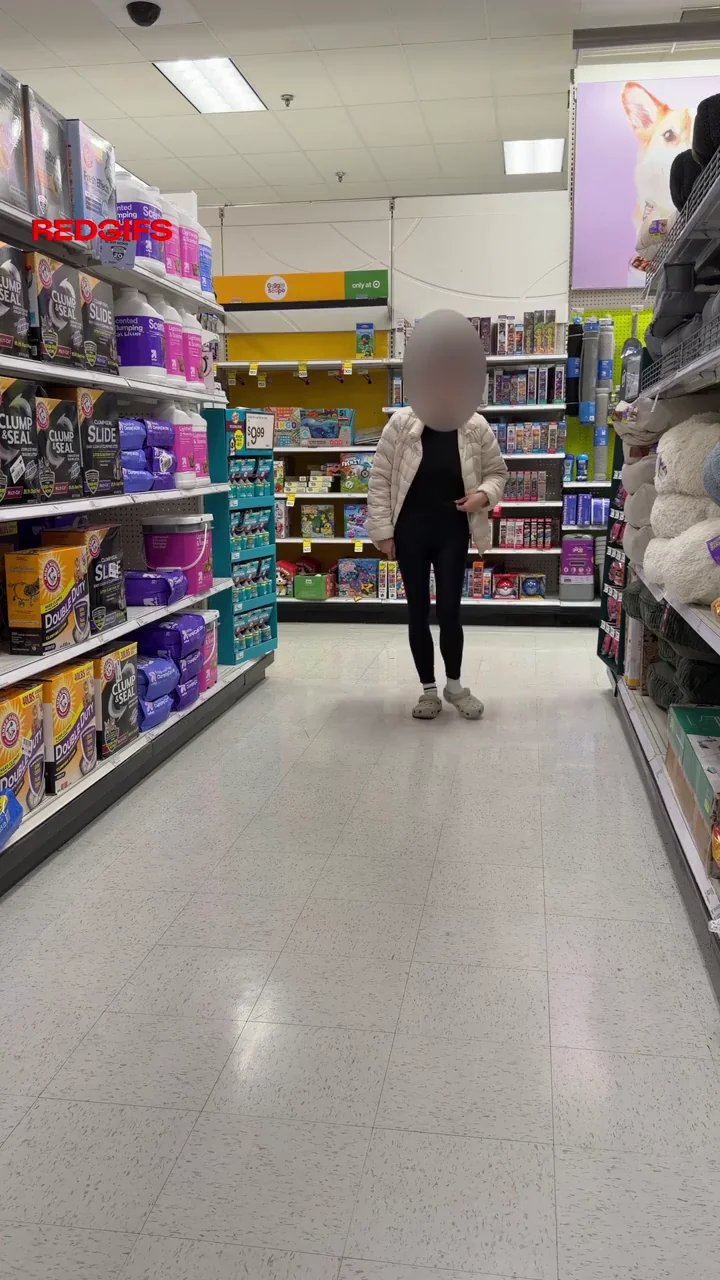 Having fun mid grocery run 😆