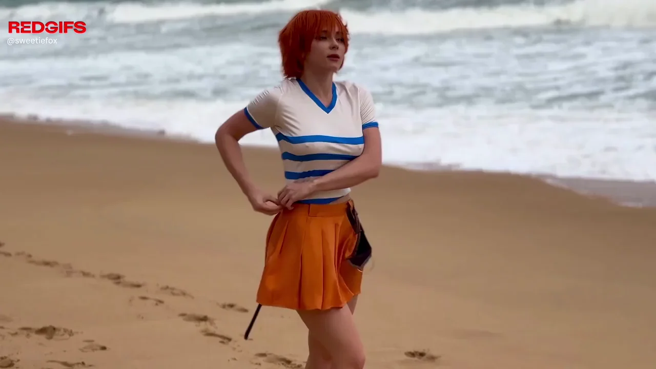 Sweetie Fox as Nami: Beachside Cosplay Tease with Massive Tits & Juicy Ass