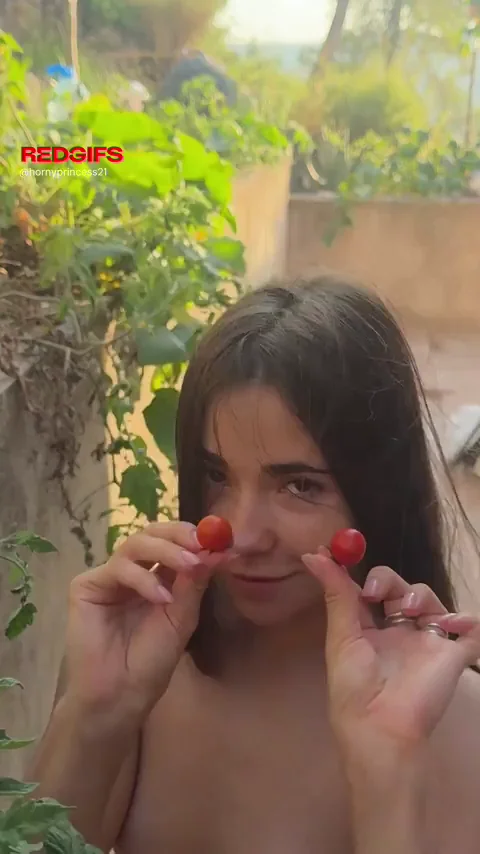 My body tastes tastier than any berry